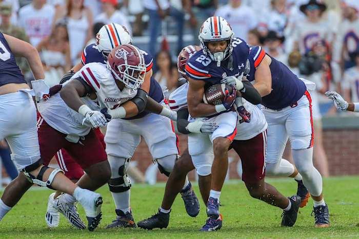 Jeremiah Cobb vs UMass - Eric Starling/Auburn Daily